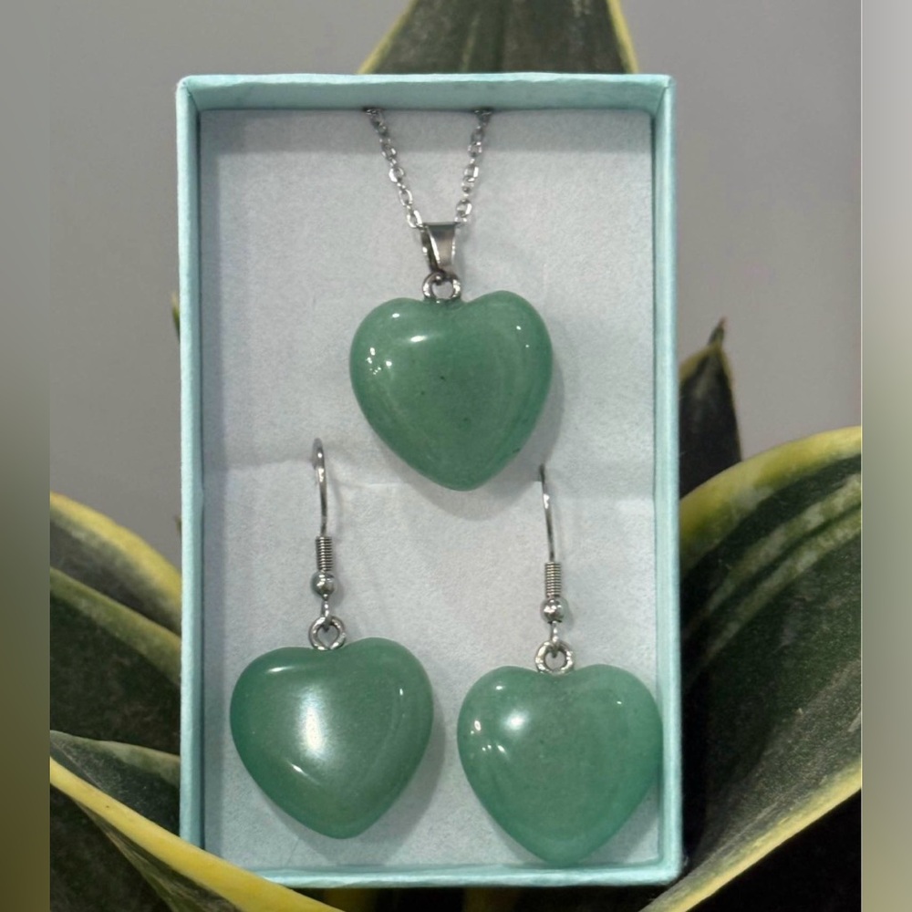 Green Heart Pendant Necklace and Earrings Set